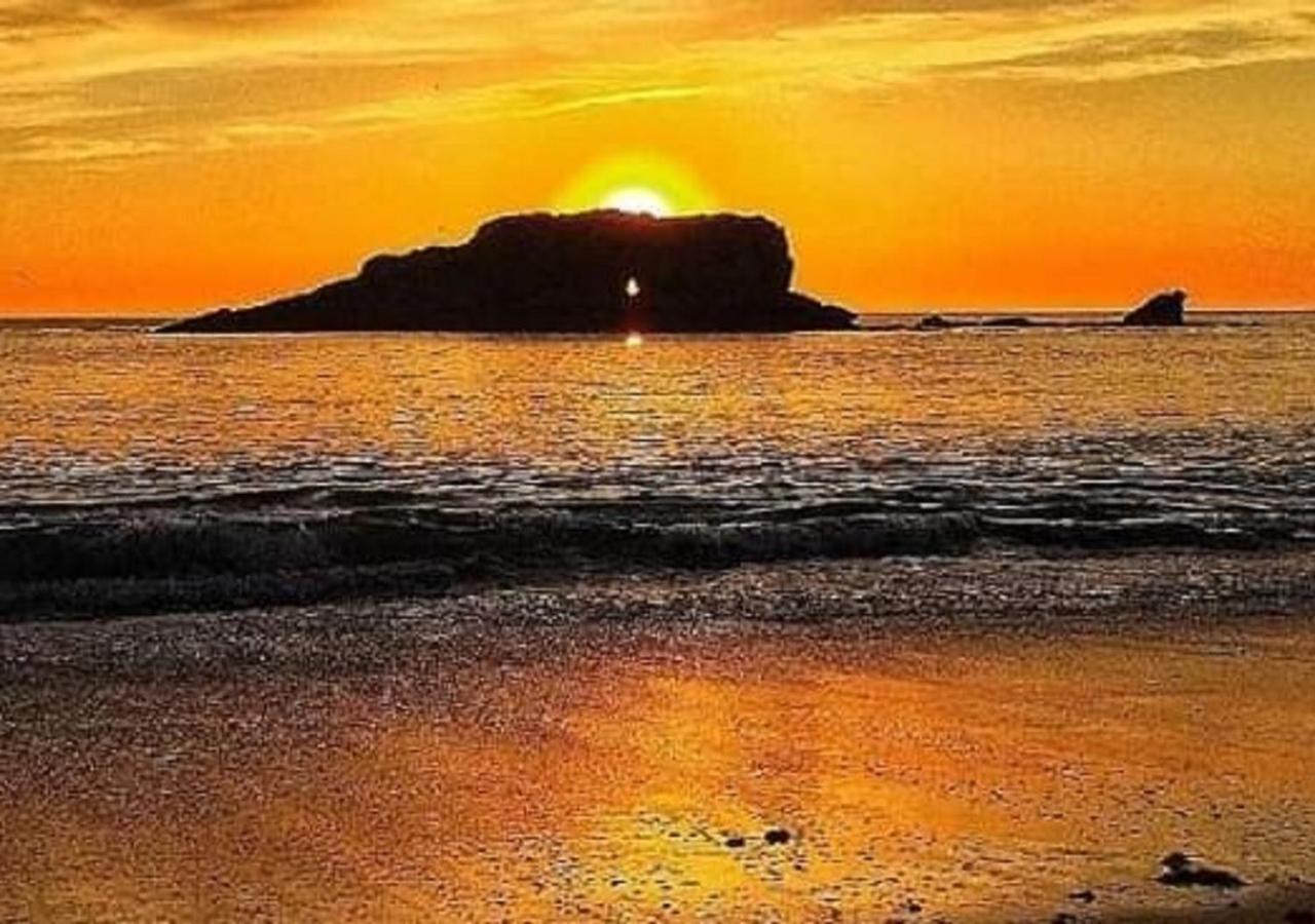 Alojamiento Monte Y Mar لا آيسلا المظهر الخارجي الصورة
